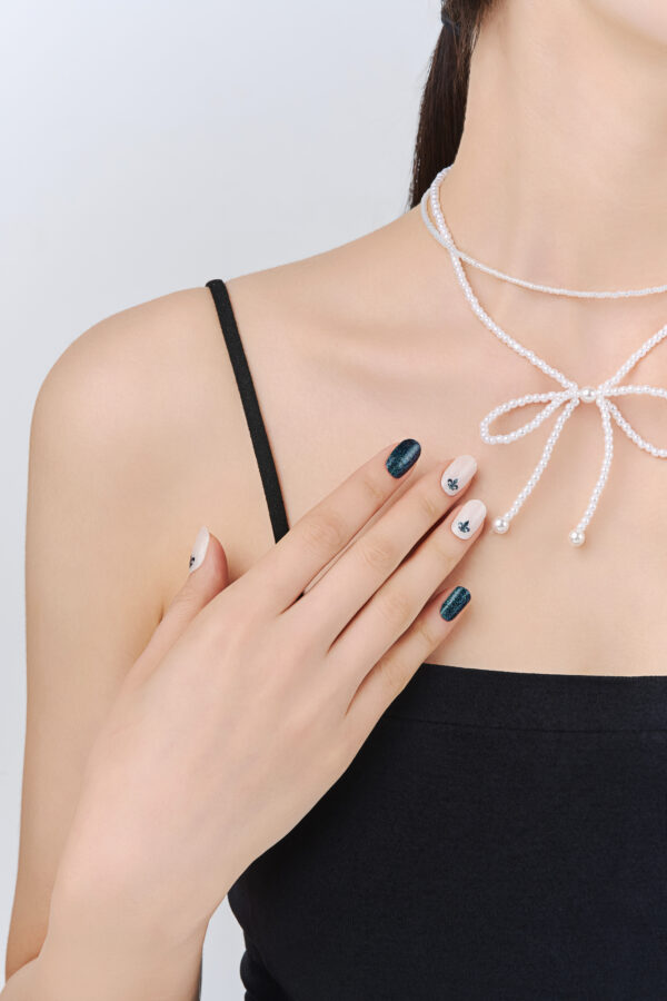 Gel Nail Strips – Blue, White Glitter | Laonsi Novel Grace - Image 2